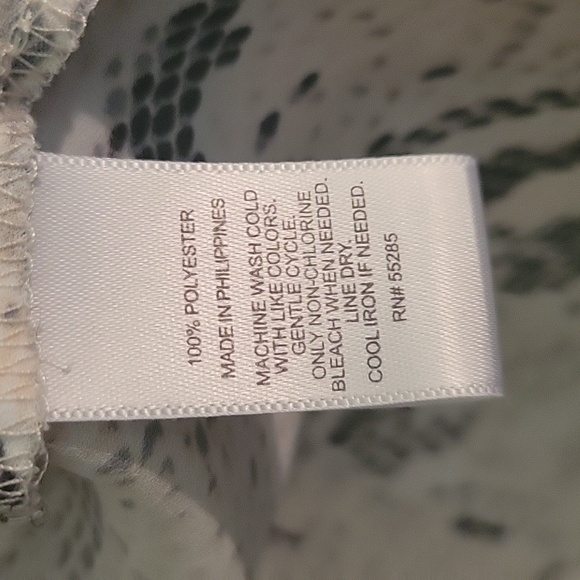 Express Snake Print Button up Tank - Picture 3 of 4